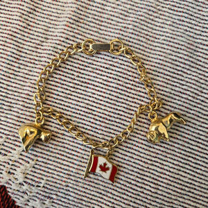 Gold Canada Flag Buffalo Bear Clasp Charm Bracelet